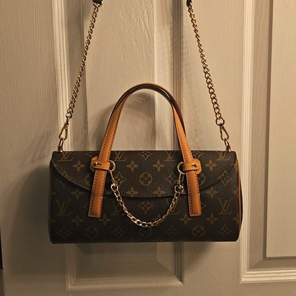 Louis Vuitton monogram handbag - barely used like new- discontinued
